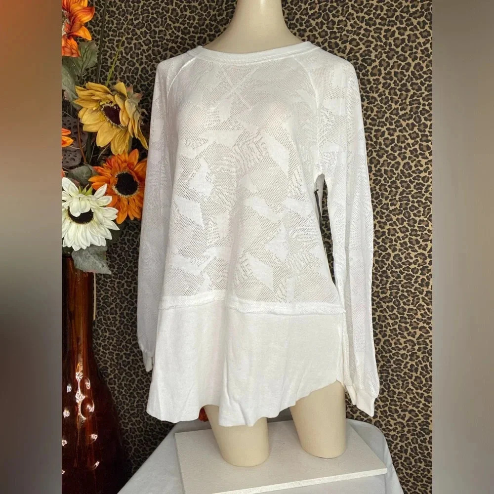 🌴3/$30🌴DOE & RAE White Long Sleeved Top NWT - Picture 2 of 8